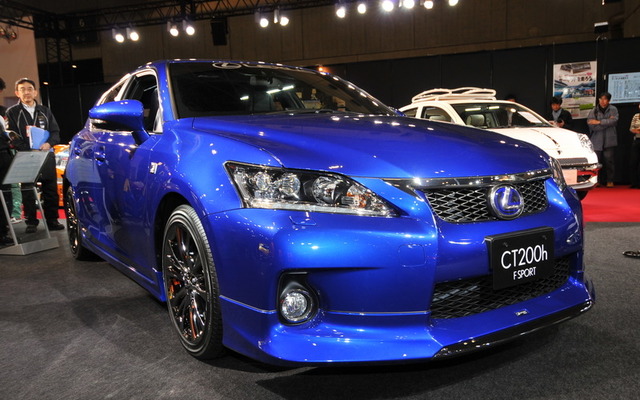 レクサス CT200h Fスポーツ