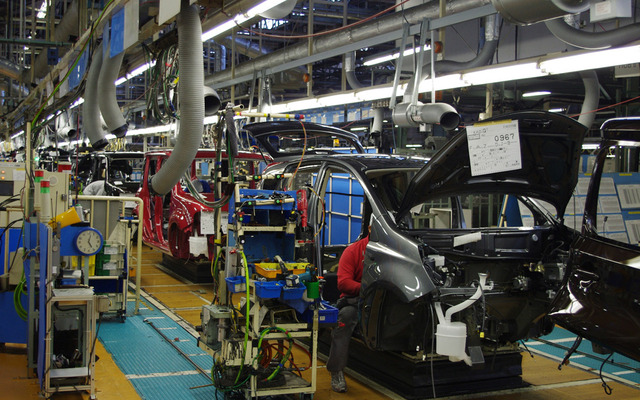 リーフの生産も開始した追浜工場（資料画像）