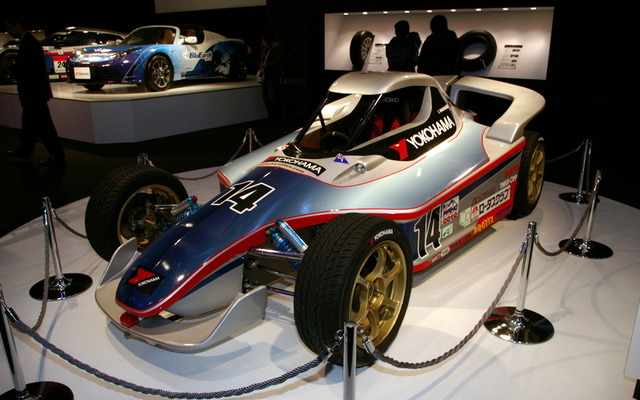 東京オートサロンの横浜ゴムブース