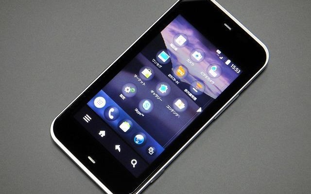 シャープ製スマートフォン「IS03」 シャープ製スマートフォン「IS03」