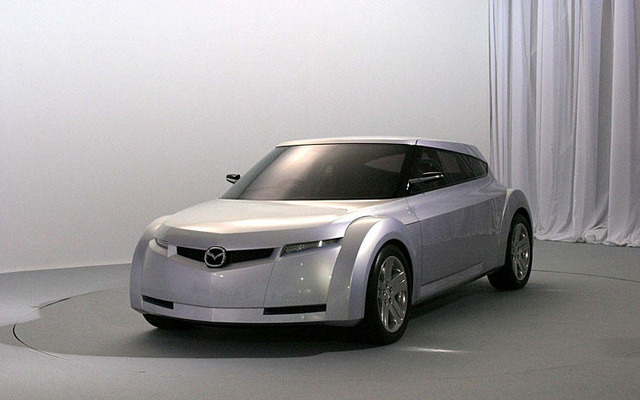 【東京ショー2003出品車】マツダ『クサビ』はスーパーチャージャー搭載