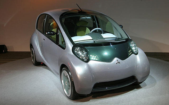 【東京ショー2003出品車】三菱『i』---新世代MRプラットフォーム