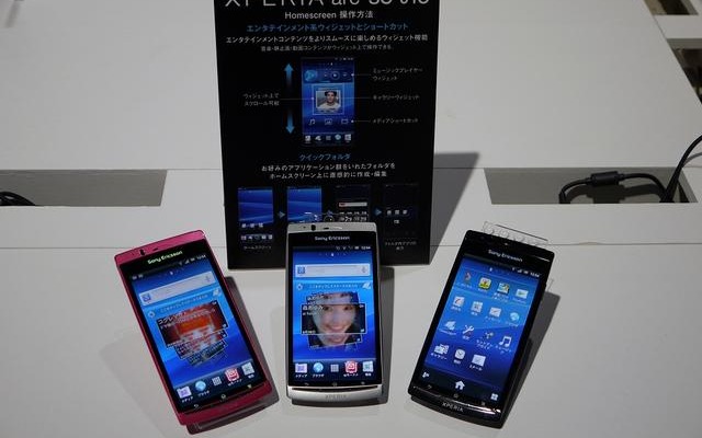 Xperia arc SO-01C「Sakura Pink」「Misty Silver」「Midnight Blue」 Xperia arc SO-01C「Sakura Pink」「Misty Silver」「Midnight Blue」