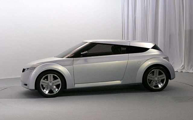 【東京ショー2003出品車】スポーツの流れに打ち込む…マツダ『クサビ』