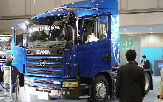 【2003東京トラックショー】日野スカニア『SHD1』の運転姿勢は乗用車?