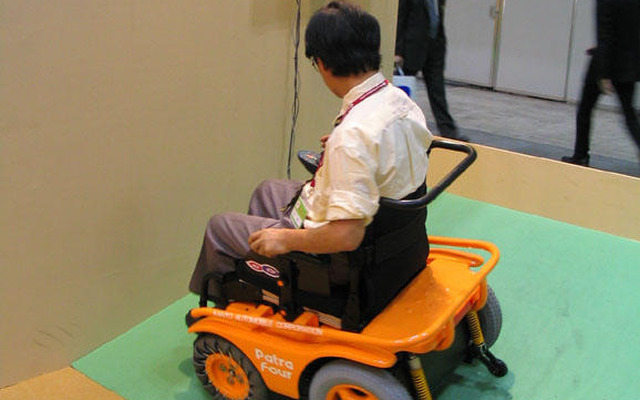 【福祉機器展】車椅子のSUV……関東自動車『パトラ4』
