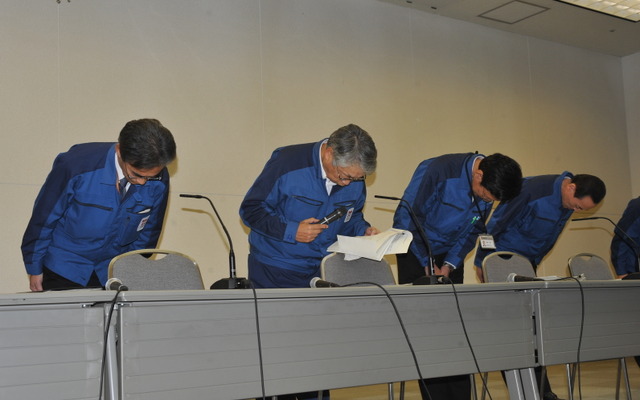 （21日・東電本店）　撮影＝石田信一郎