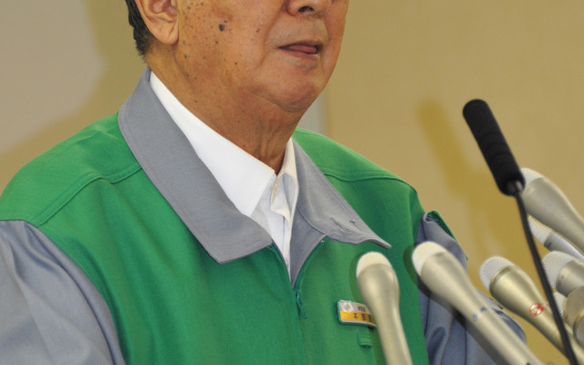 「4月に野菜が枯渇するかもしれない」と、石原都知事（24日・都庁）撮影＝中島みなみ