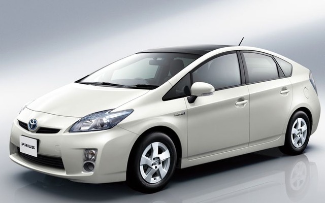 2010年、燃費の良いガソリン乗用車はプリウスに