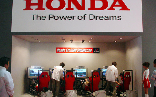 【東京ショー2003速報】ショー会場で『GT4』、穴場はココだ!!