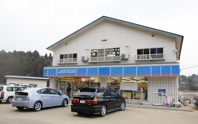 東日本大震災 津波で冠水したコンビニ元気に営業中