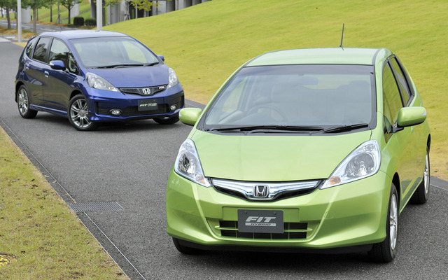 フィットが乗用車販売で2か月ぶりのトップとなった