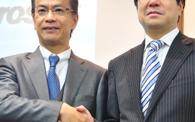 日本MS 樋口泰行社長（右）、トヨタ自動車 友山茂樹常務役員