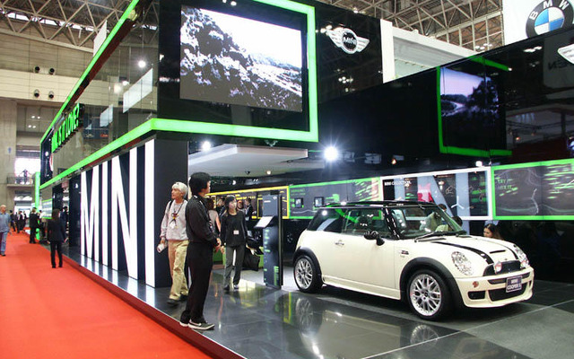 【東京ショー2003速報】ミニ・ゲームも楽しめる『MINI』ブース