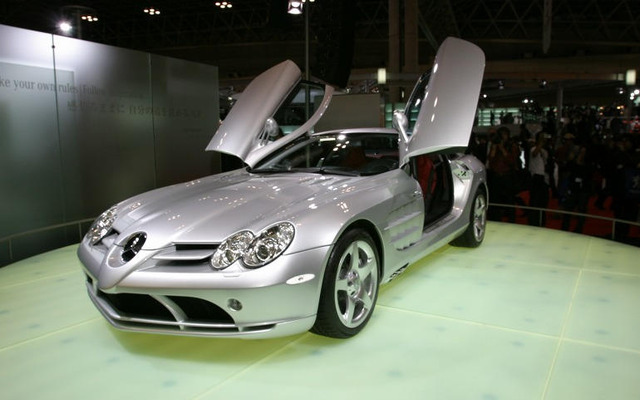 【東京ショー2003速報】メルセデスベンツ『SLRマクラーレン』---走りの哲学