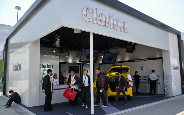 上海モーターショーが開かれた上海新国際展示センターに特設で設けられたクラリオンのブース