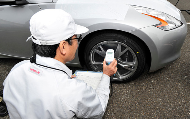 日産 追浜専用埠頭での放射線測定の様子
