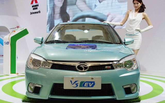 懐かしのランサーがベースとなっている電気自動車「V3EV」（上海モーターショー11）