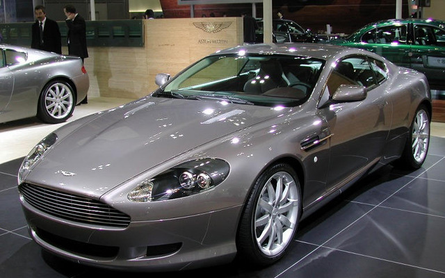 【東京ショー2003続報】アストンマーチン『DB9』の車名