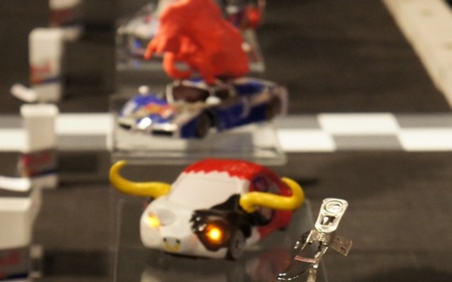 空き缶で作ったマシンが走る…Red Bull Racing Can