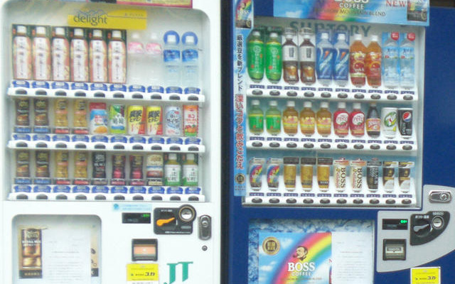 すでに節電をはじめる自販機も すでに節電をはじめる自販機も