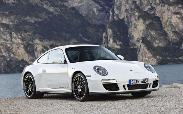 次期ポルシェ911にはブレーキエネルギーをパワーに変換するKERSシステムが搭載される可能性があるという。写真は現行911
