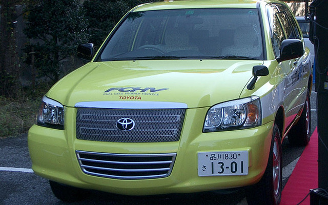 日本初!　道路パトロール燃料電池車