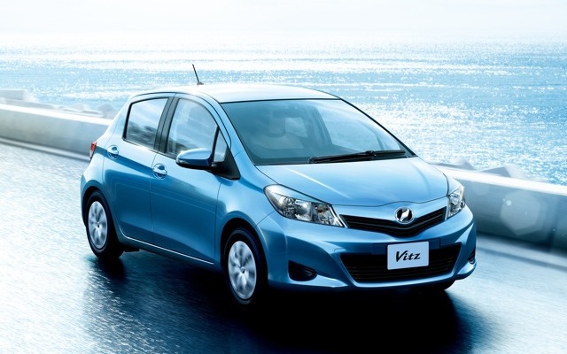 トヨタ・ヴィッツ1.3F“SMART STOPパッケージ”