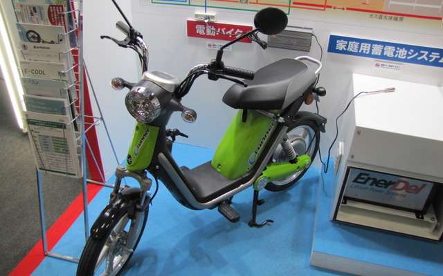 ［NEW環境展11］伊藤忠エネクスの電動バイクに問い合わせ殺到
