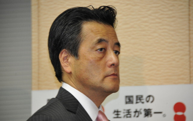 民主党は不信任決議案に賛成した議員は除籍を決めた。（岡田克也幹事長・2日）