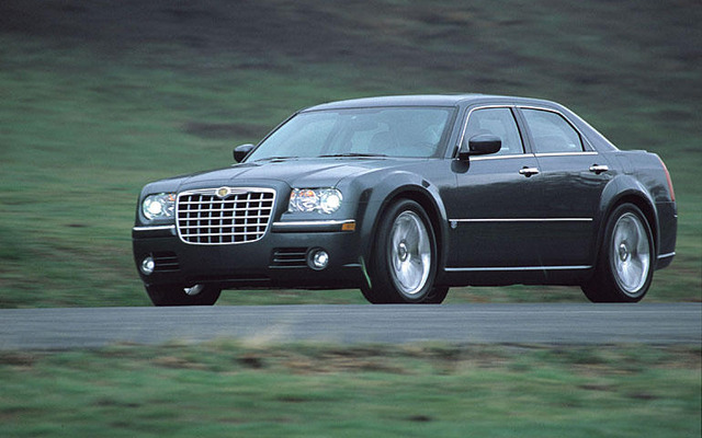 【デトロイトショー'04出品車】クライスラー『300C』は後輪駆動ビッグセダン