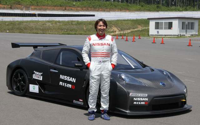 リーフ NISMO RCとドライバーの松田次生選手