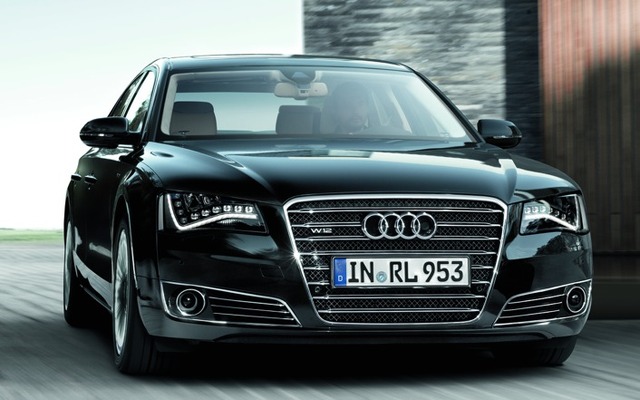 アウディ A8 L W12 quattro