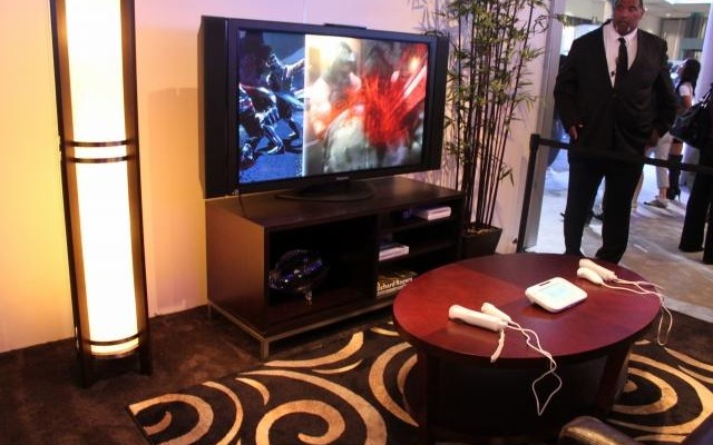 【E3 2011】会場でとれたて！「Wii U」コントローラーをチェック 「Wii U」コントローラー