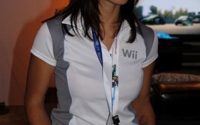【E3 2011】Wii Uを持つと更に美しく・・・美人コンパニオン写真集