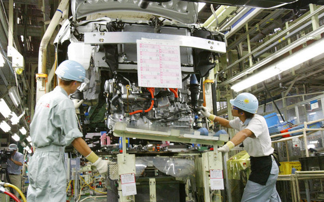 フォードをとらえた!?---トヨタの03年世界生産
