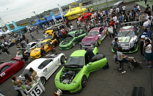 写真：MAZDA TUNING FESTA in Tsukuba 2010年開催の様子