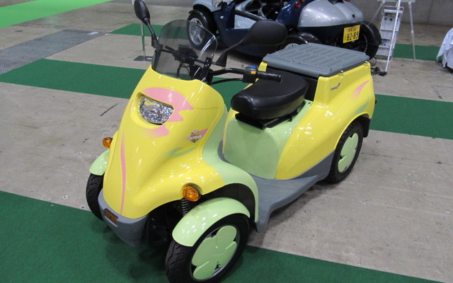 おでかけですカー