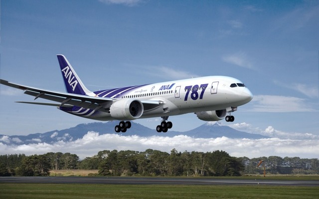 ANA、特別塗装のB787を公開…世界初飛行を記念 | レスポンス ANA、特別塗装のB787を公開…世界初飛行を記念 | レスポンス