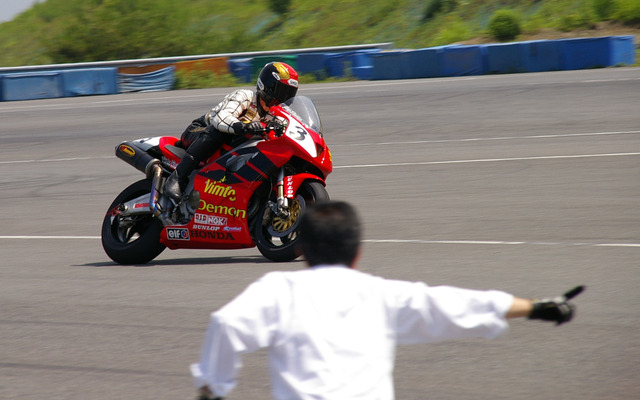 ［ホンダ 往年の名車が走る］マン島TT出場車 VTR1000SPW…写真蔵