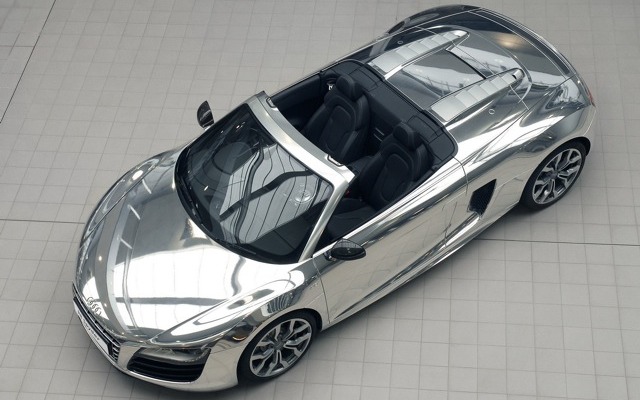 全身鏡面仕上げのアウディ R8…エルトン・ジョンの邸宅に