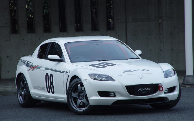 【オートサロン'04出品車】今年はこれでレースに---マツダ『RX-8 NR-A』