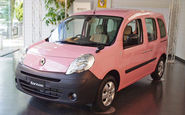 ルノー・ジャポンは1日、カングーに4色の限定車を設定し発売した。目玉は、本国にもないピンク色（ローズ）だ。