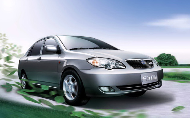 BYDは2011年第1四半期の決算を発表、純利益が2億6670万元と前年同期比で84.4％減となった。