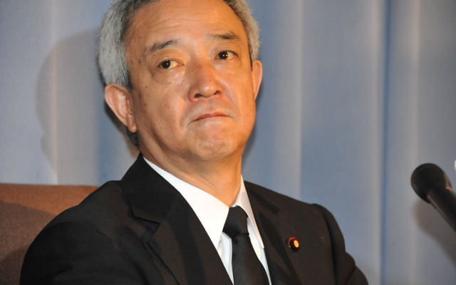 辞任を明かす松本龍復興担当相