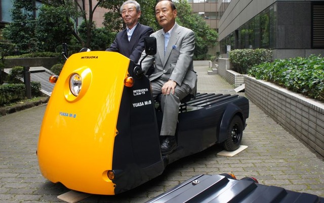 光岡自動車のオリジナル3輪電気自動車『雷駆T3（ライクT3）』