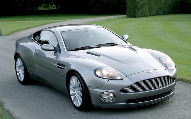 ASTON MARTIN V12 VANQUISH