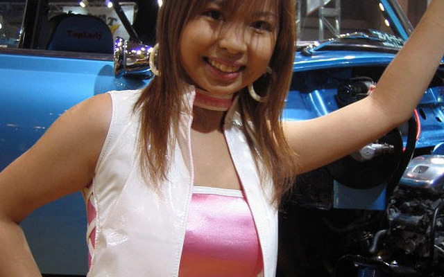 【東京オートサロン'04速報】“ミニ四駆”が実物大に?!