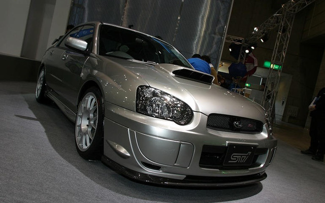 【東京オートサロン'04続報】インテリアの質感を磨いたSTI『インプレッサ』