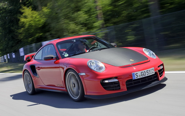 日本円で2800万円のポルシェ911GT2RS